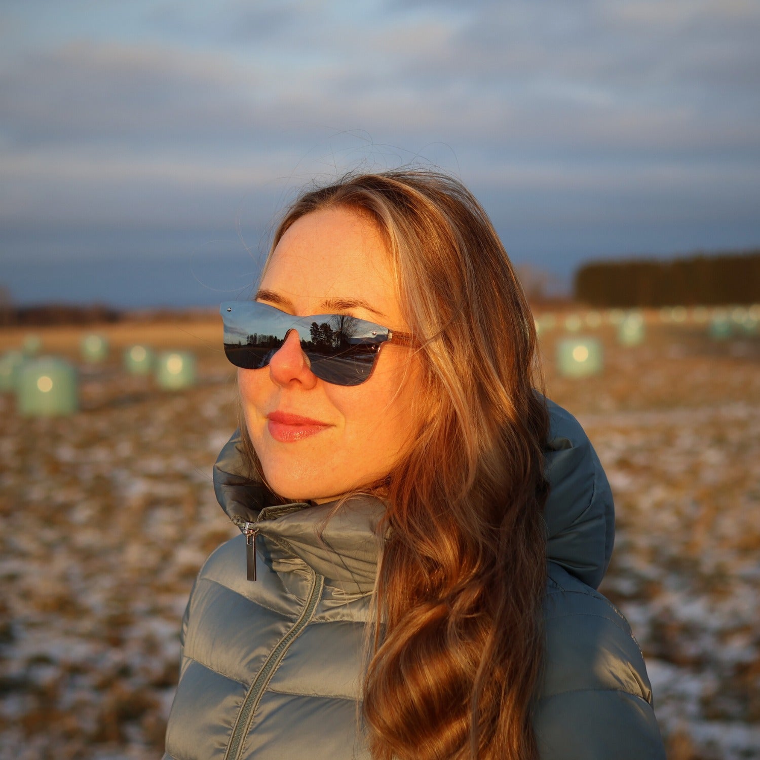 Korpi puiset aurinkolasit modernilla muotoilulla ja UV400-suojatuilla linsseillä